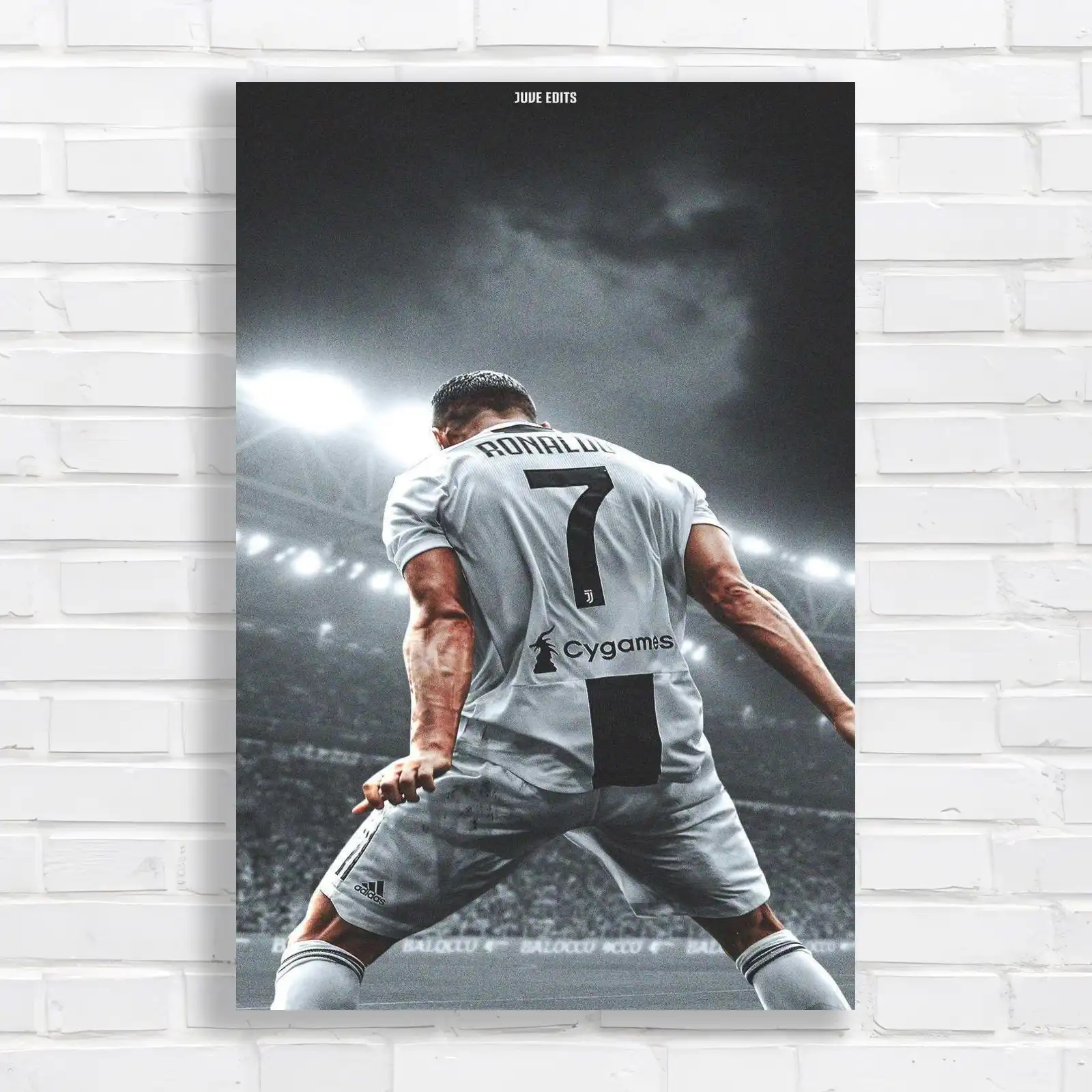 Powerful Ronaldo Soccer Sports Athlete Canvas Print Large Picture Wall Art
