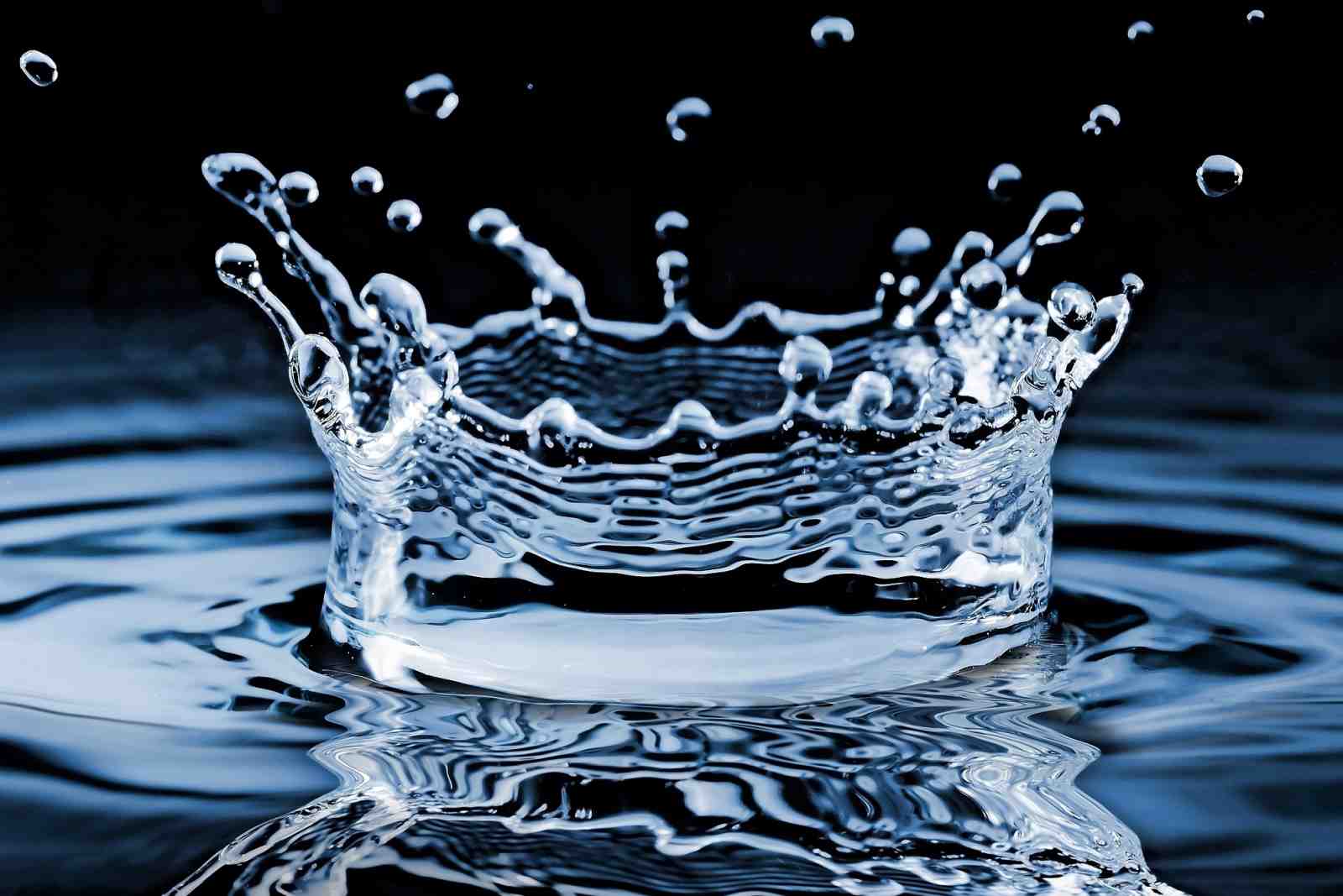 Abstract Water Splash Crown Wall Art