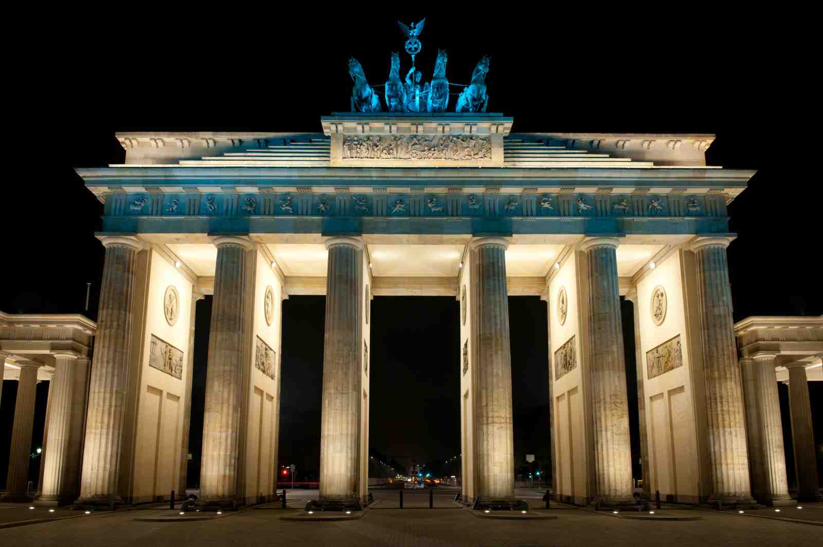 Brandenburg Gate Night Glow Wall Art