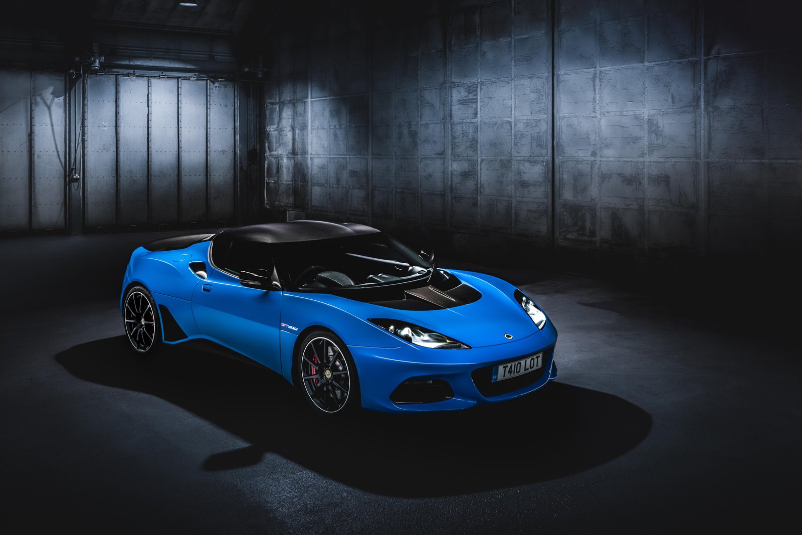 Electric Blue Lotus Speedster Wall Art