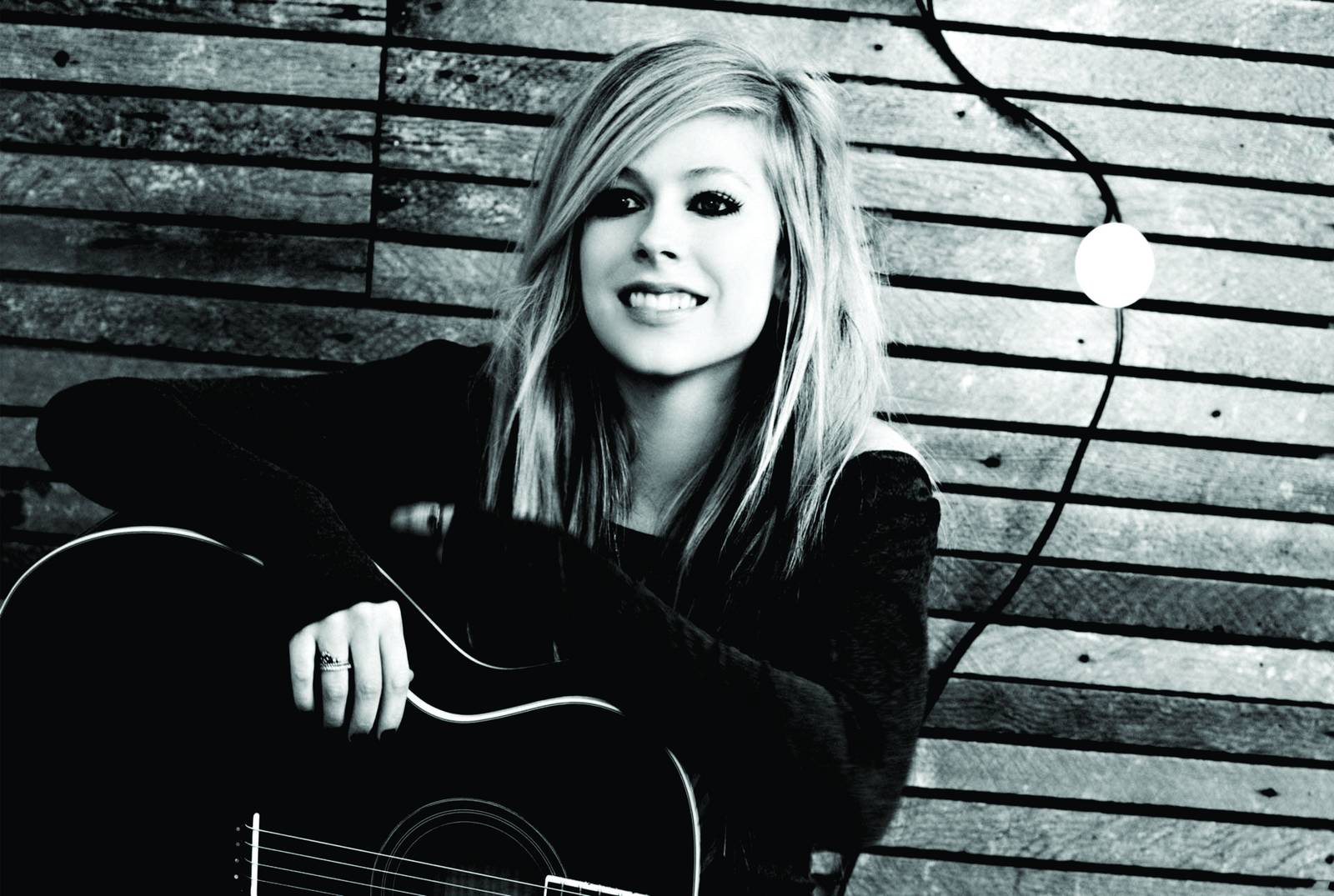 Avril Lavigne Rock Star Portrait Wall Art