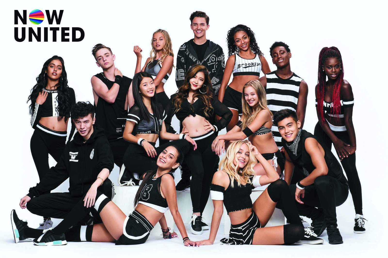 Now United Group Pose Wall Art