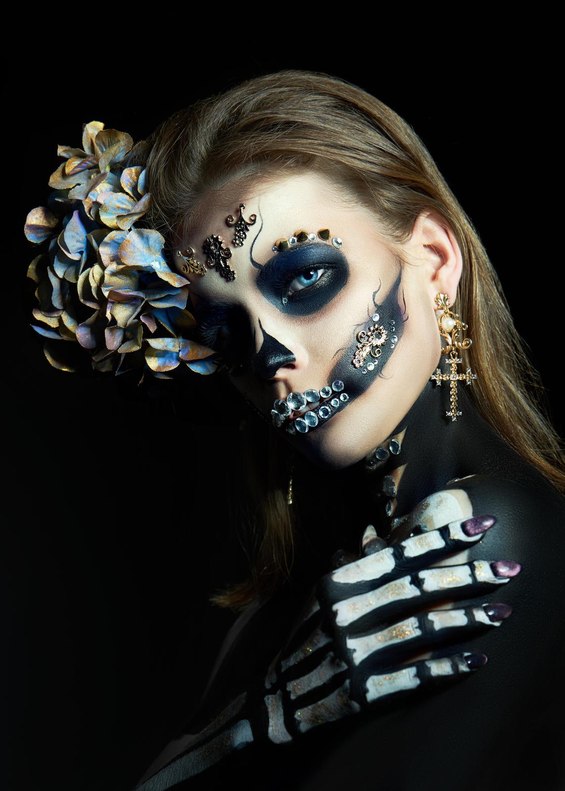 Mystic Skull Face Glamour Wall Art