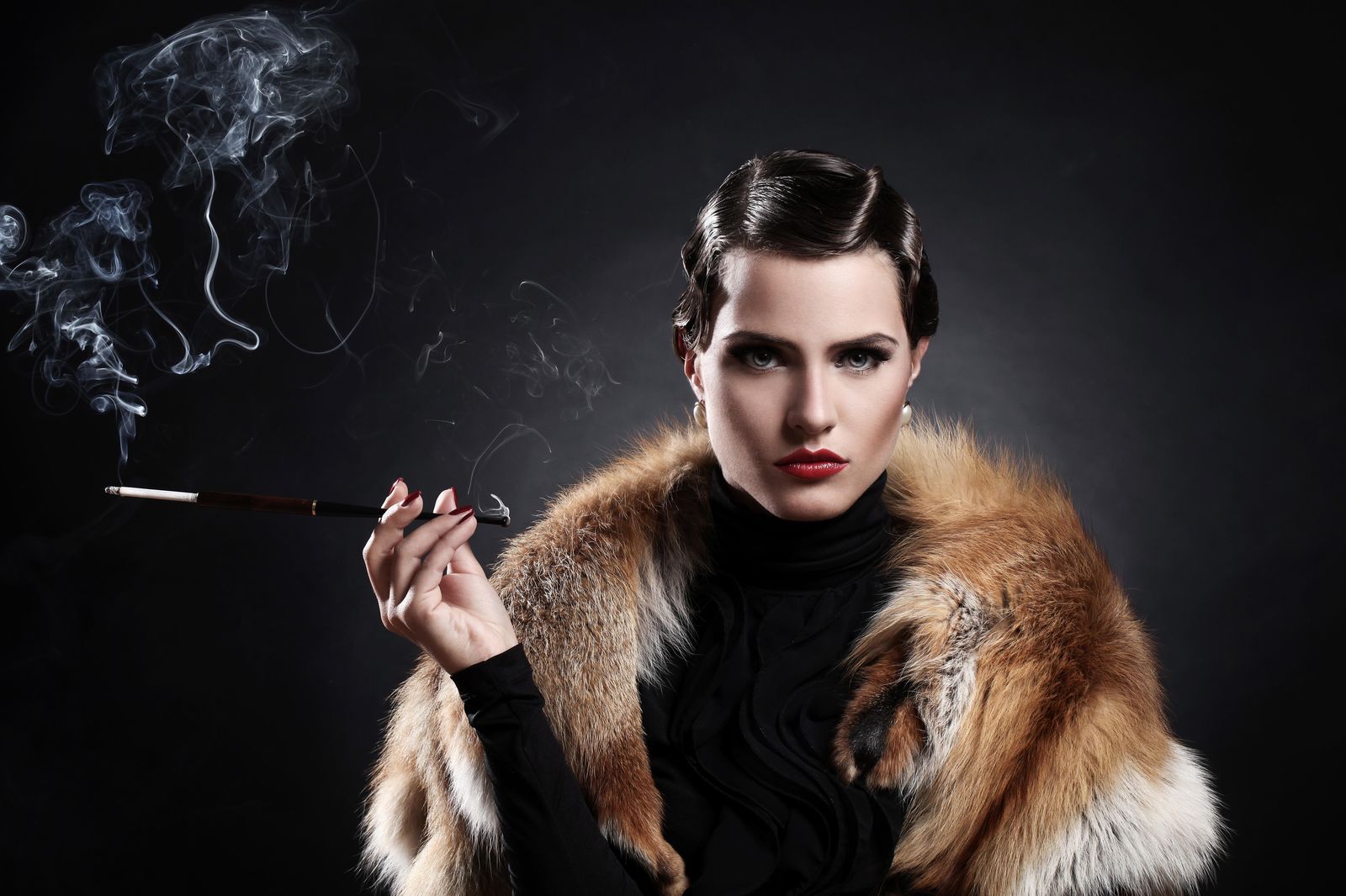 Glamorous Flapper Smoking Wall Art