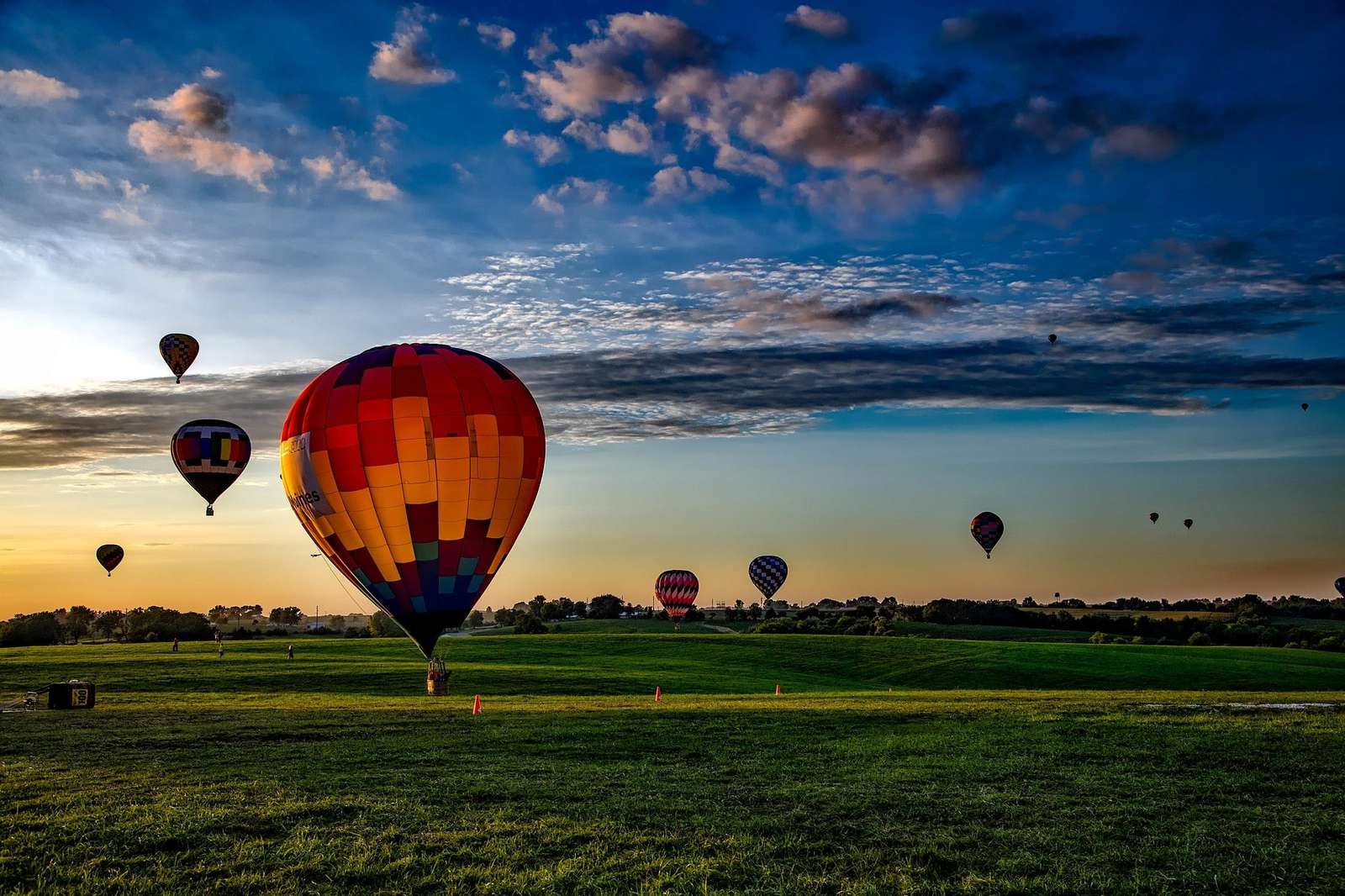 Vibrant Hot Air Balloons Sky Wall Art