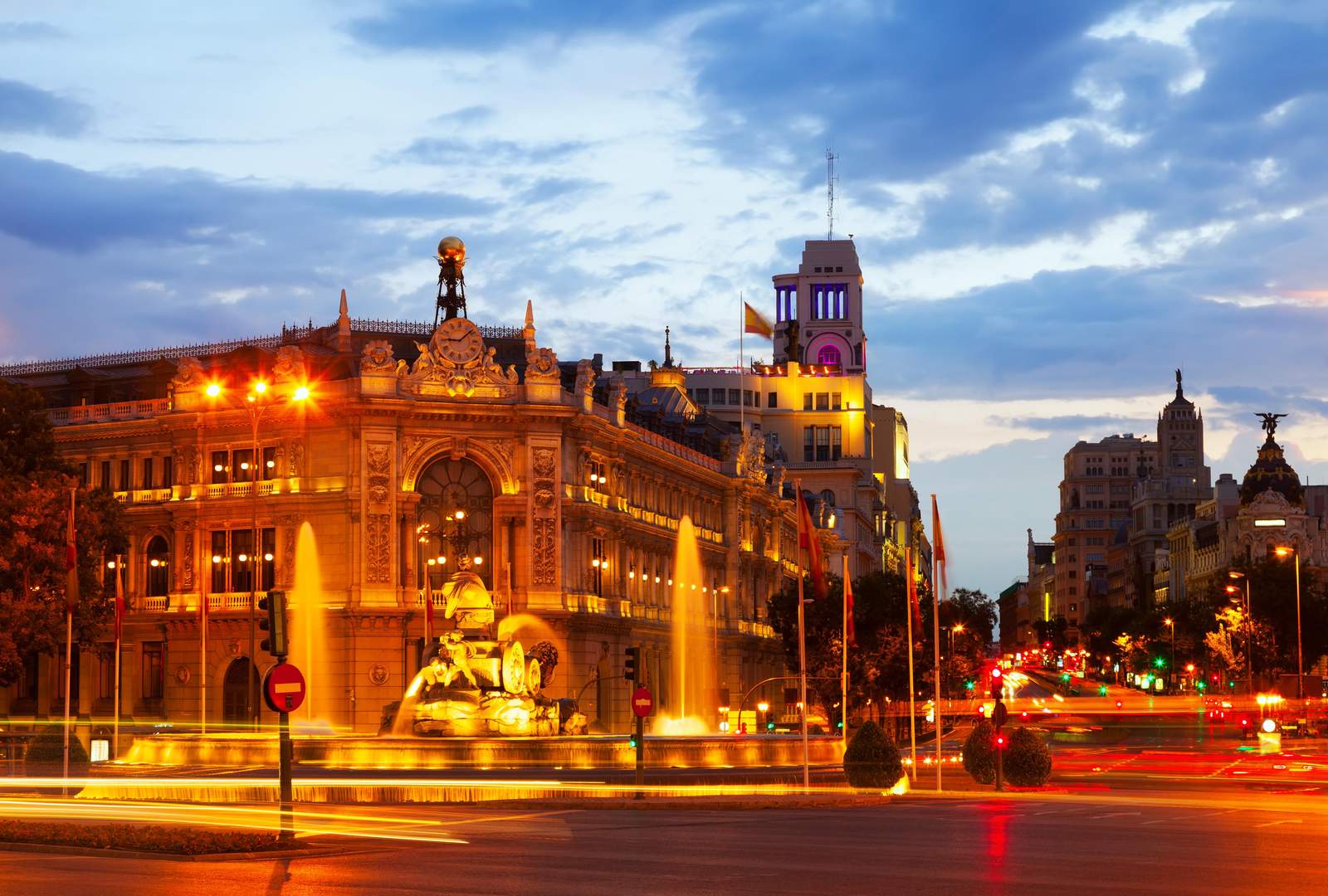 Madrid Fountain Cityscape Wall Art