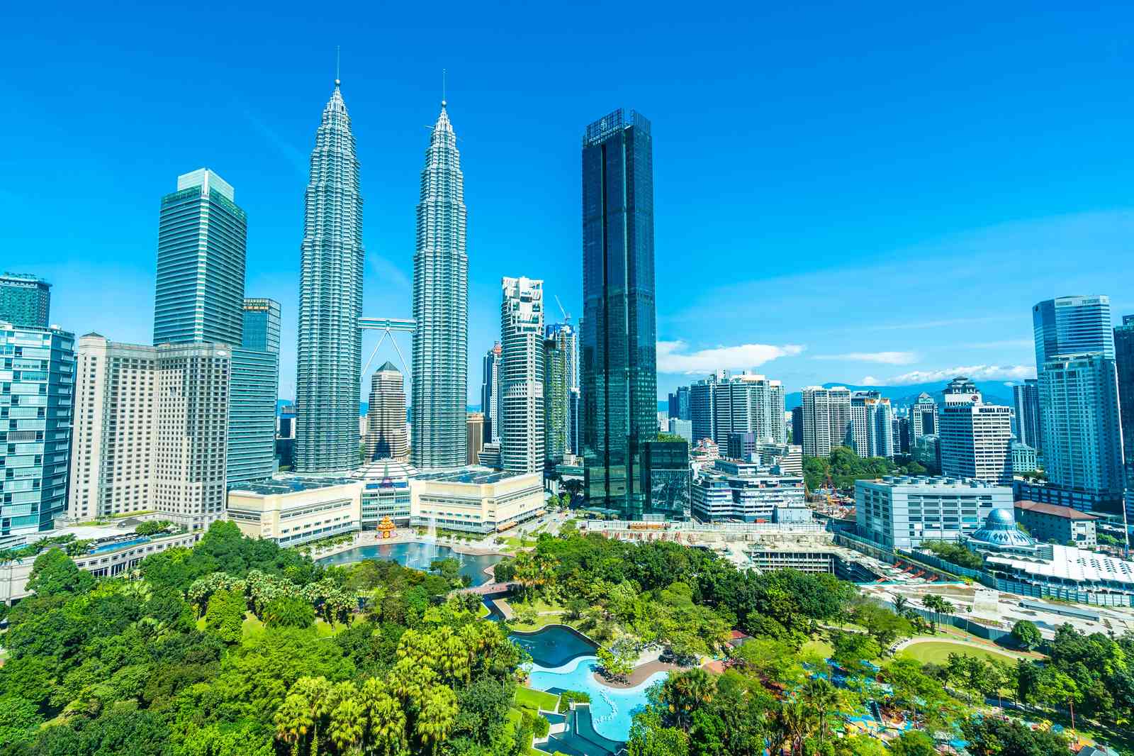 Iconic Cityscape: Kuala Lumpur Twin Towers Wall Art