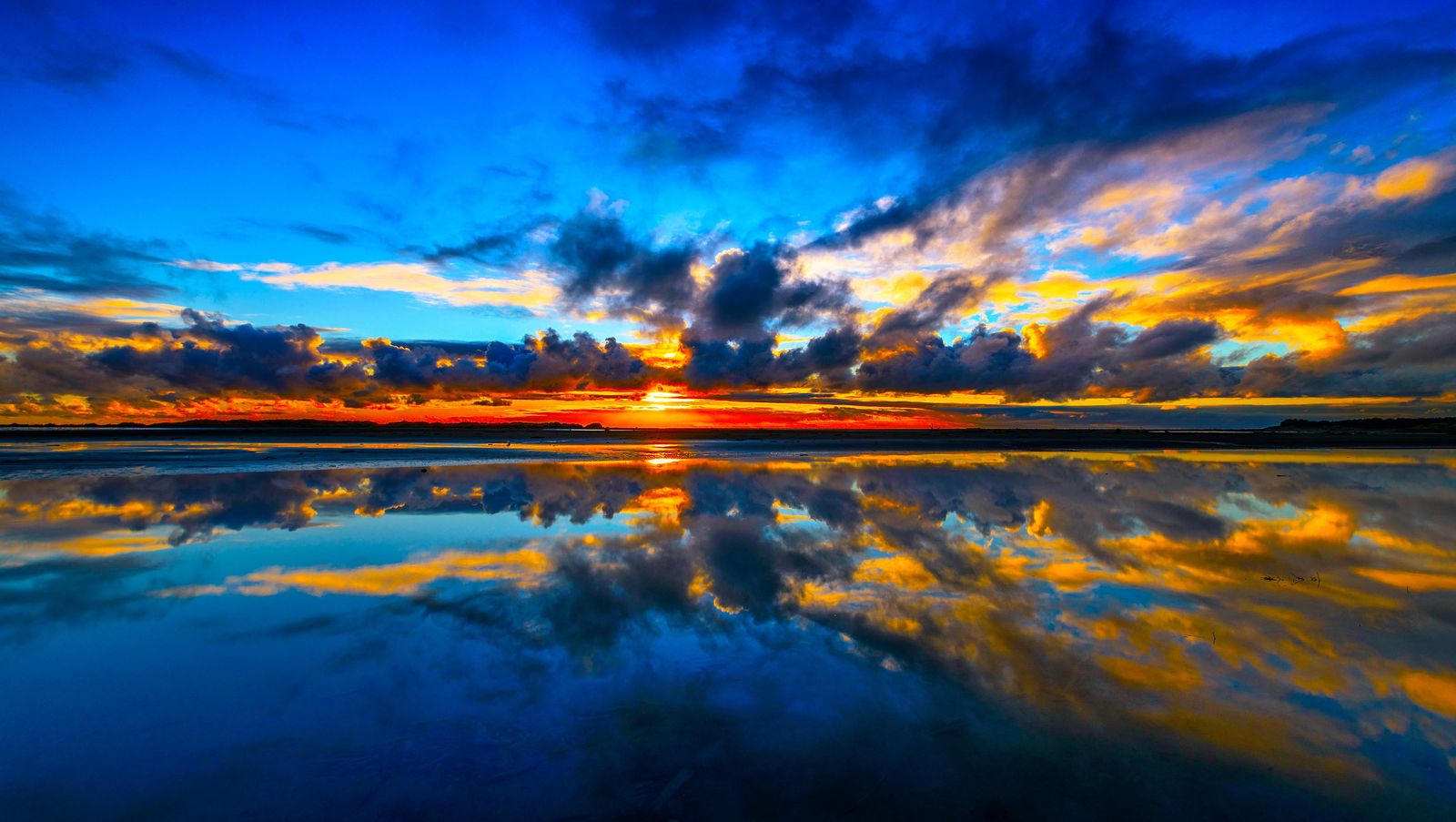 Vibrant Sunset Reflection Wall Art
