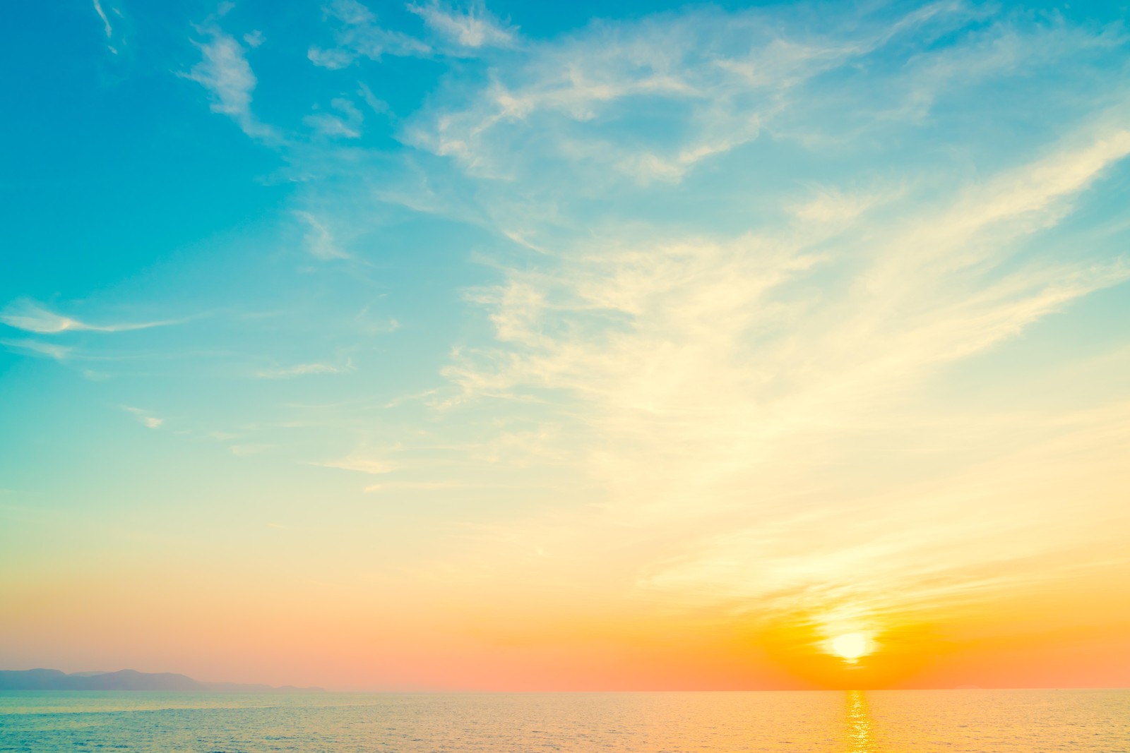Serene Sunset Ocean View Wall Art