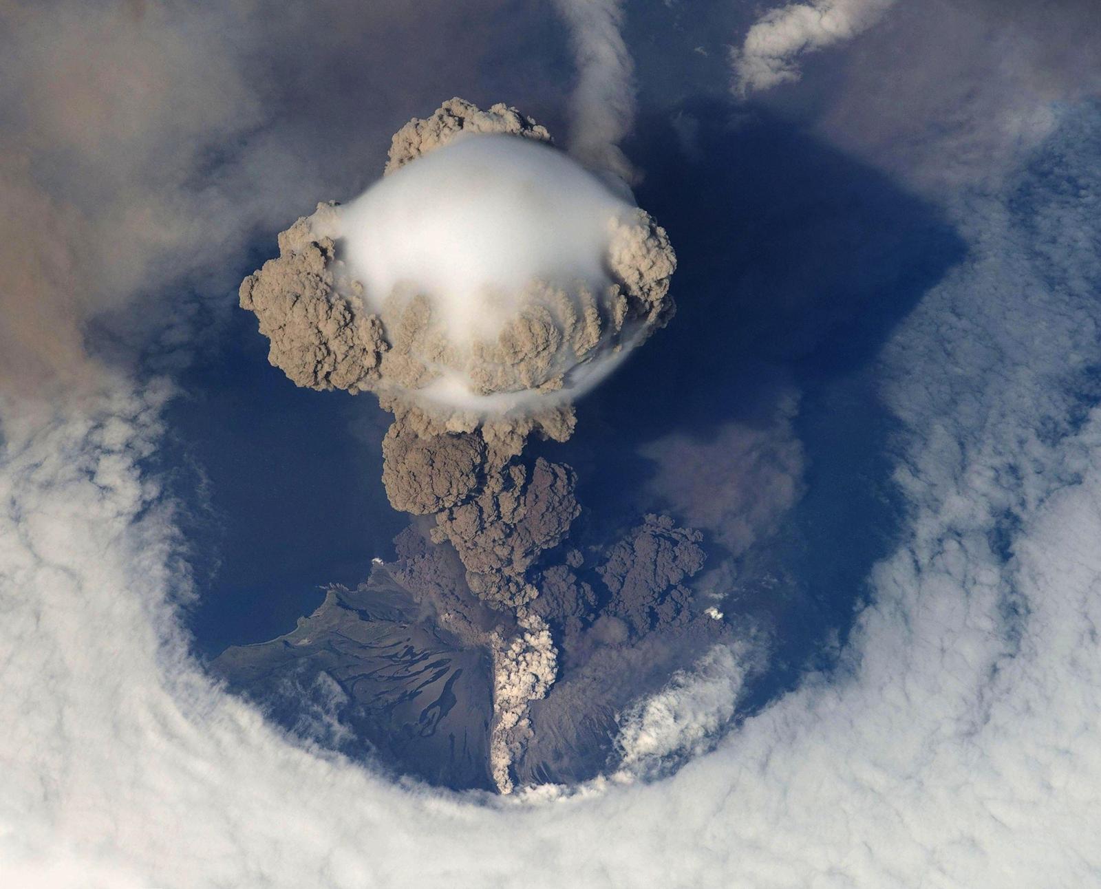 Volcanic Eruption Wall Art - Earth Science Art