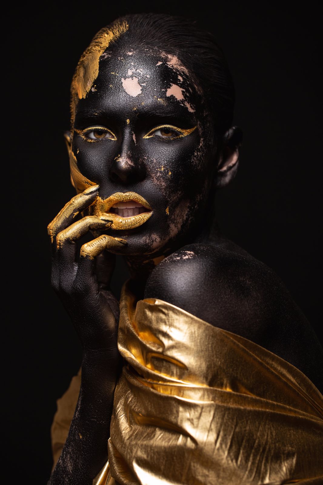 Luxurious Gold & Black Aura Wall Art