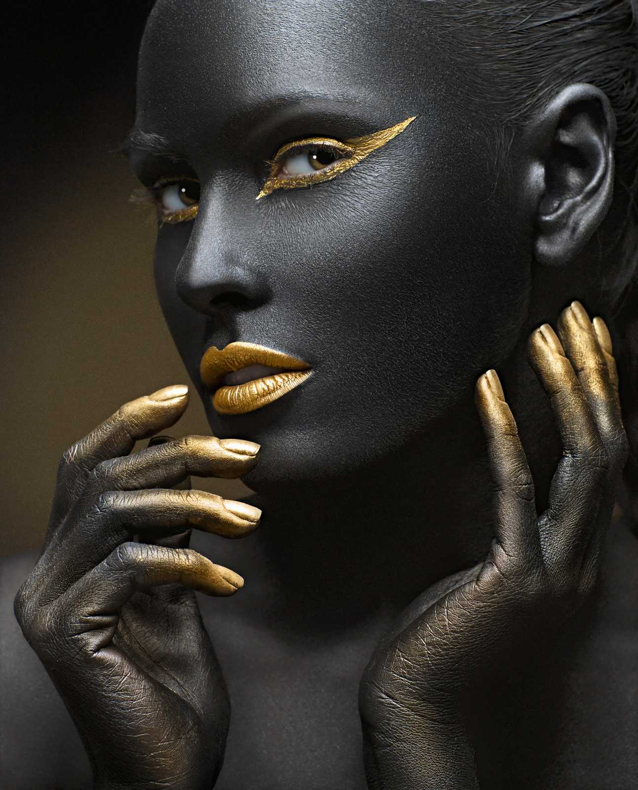 Gold & Black Elegance Face Wall Art