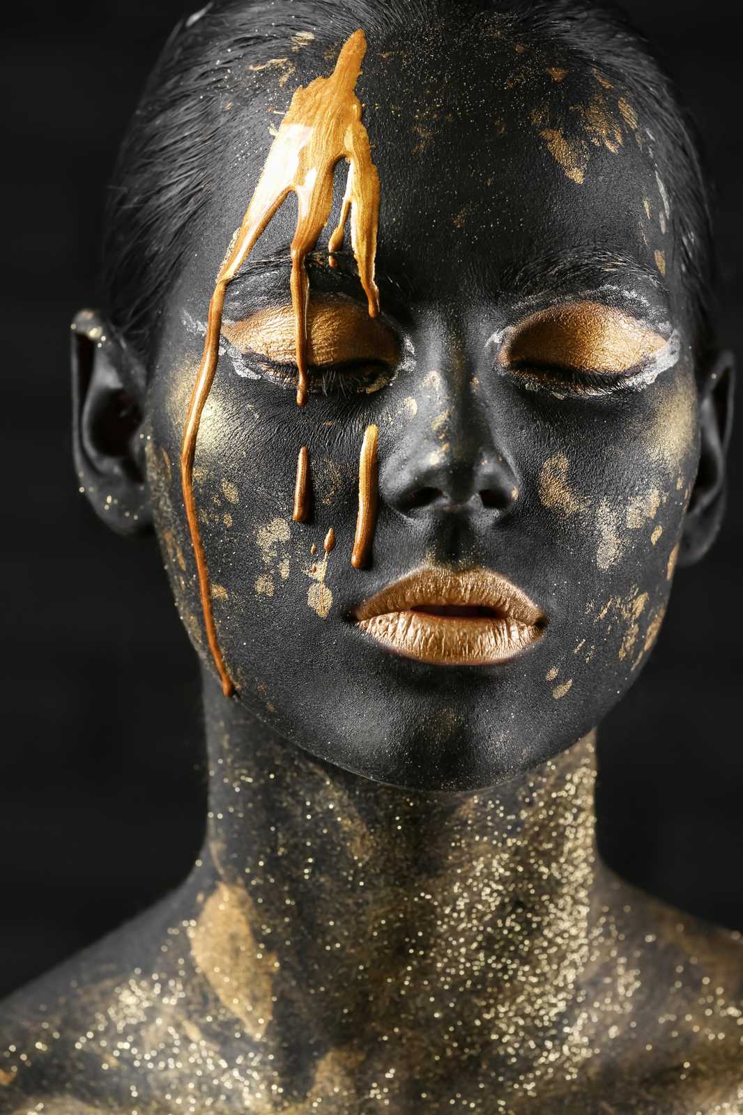 Gold Drip Face Black & Gold Wall Art