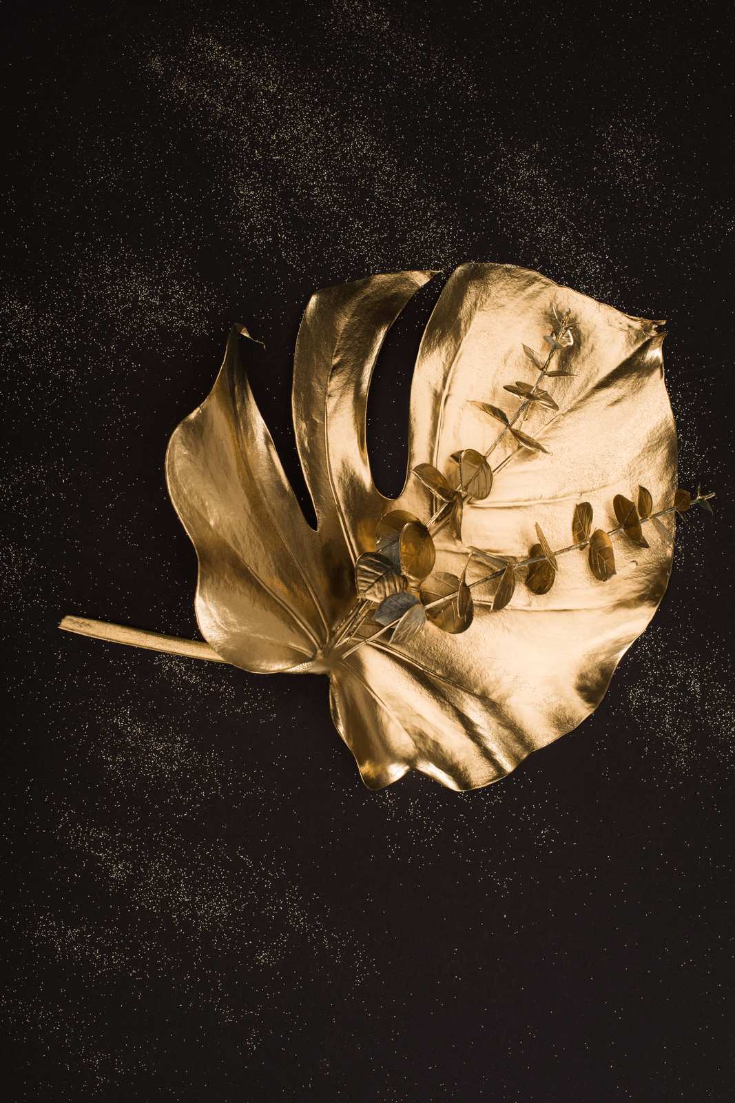 Luxurious Gold Monstera Leaf Wall Art