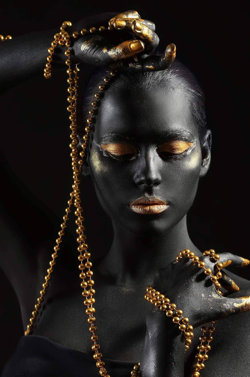 Gold & Black Elegance Woman Wall Art