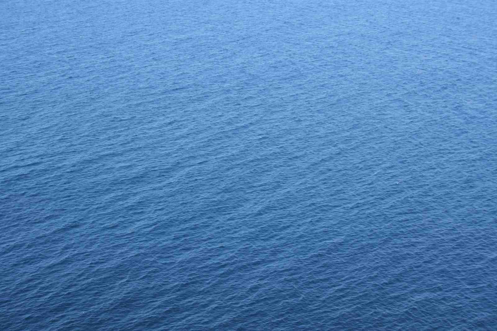 Serene Deep Blue Ocean Waves Wall Art