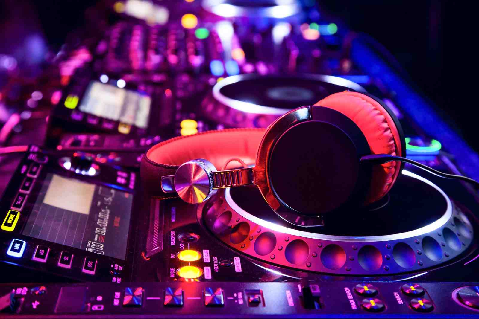 DJ Headphones & Turntables Ambient Glow Wall Art