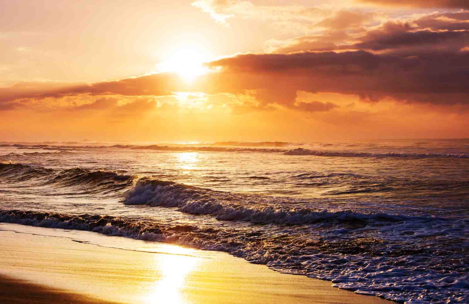 Serene Sunset Ocean Waves Wall Art