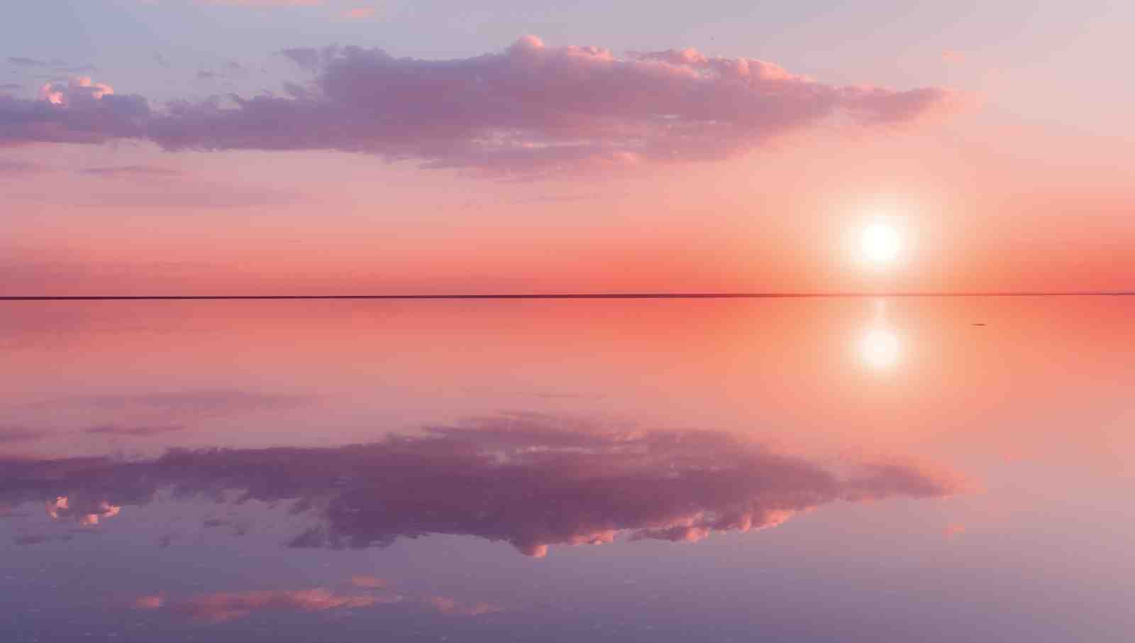 Serene Sunset Ocean Reflection Wall Art