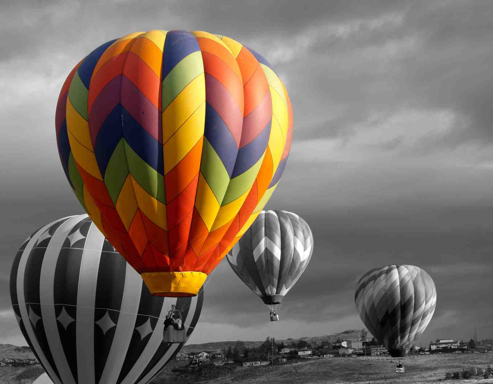 Vibrant Hot Air Balloon Ascent Wall Art