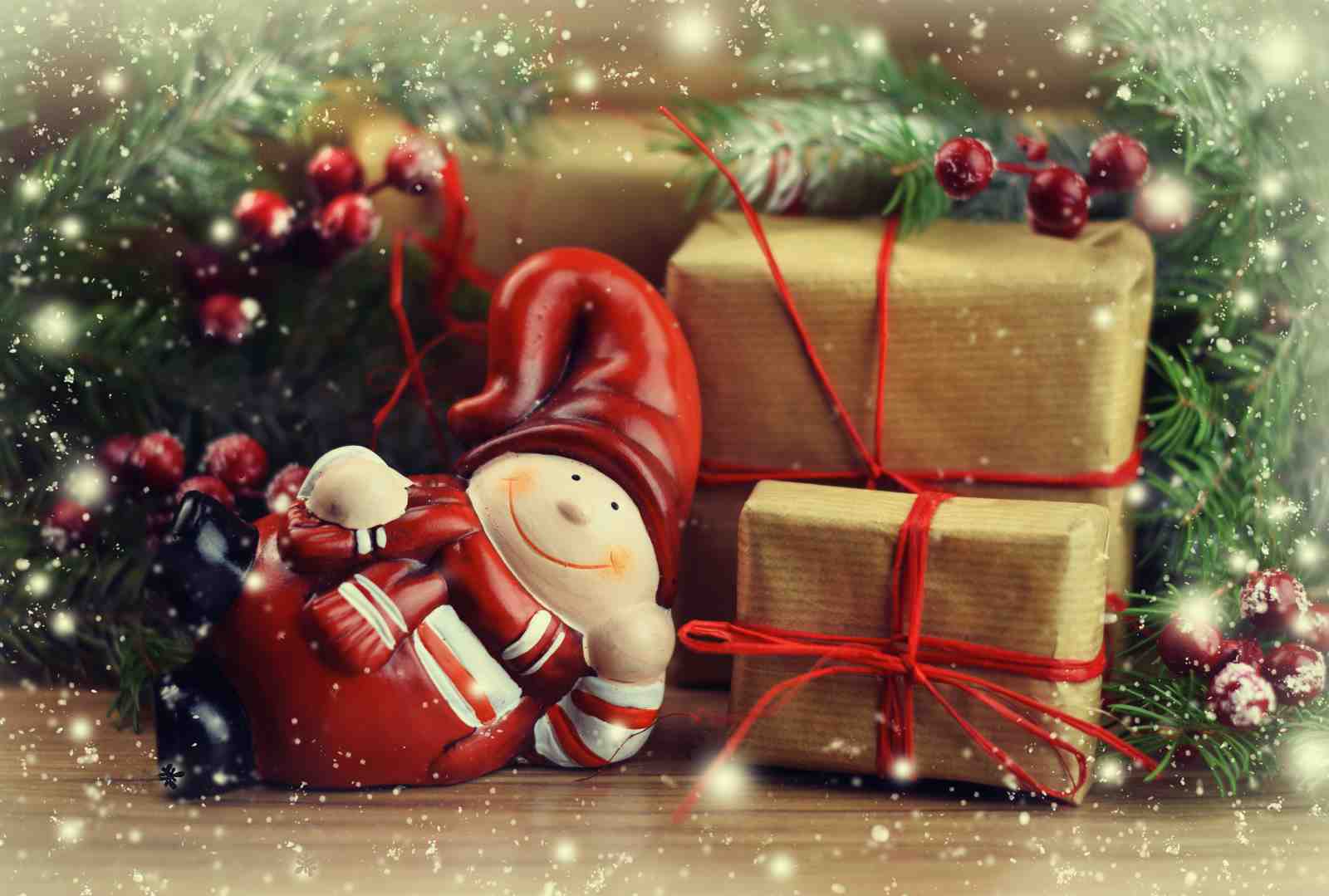 Festive Gnome & Gifts Christmas Wall Art