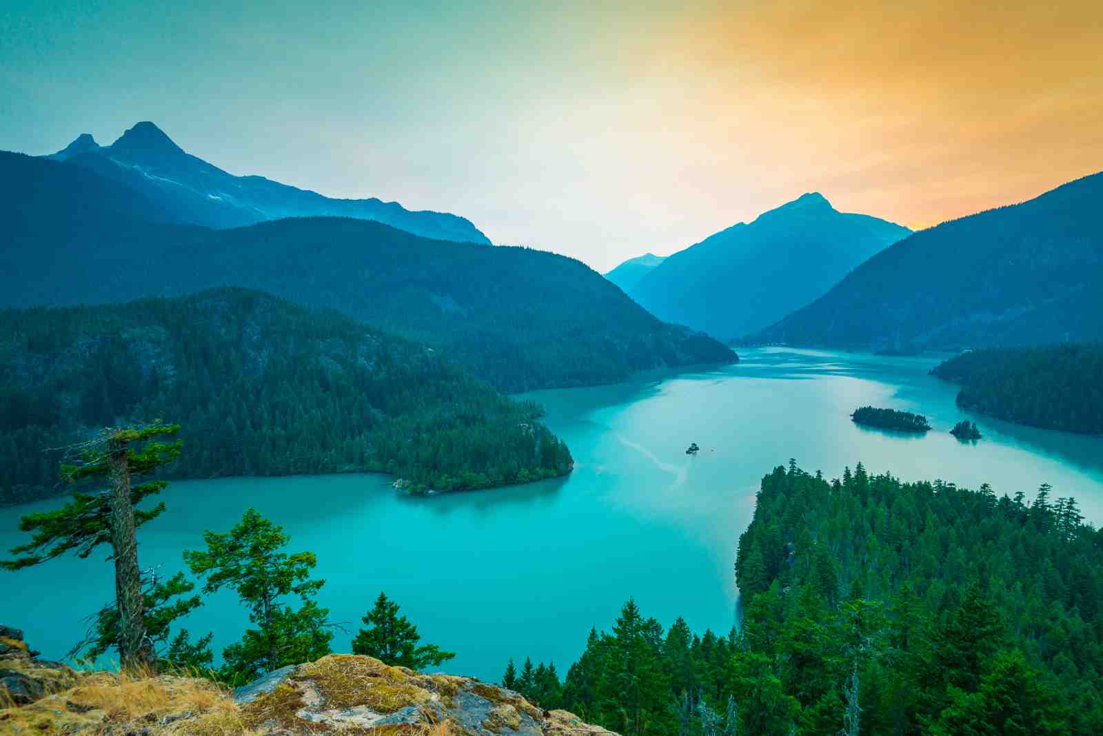 Turquoise Lake Mountain Landscape Wall Art