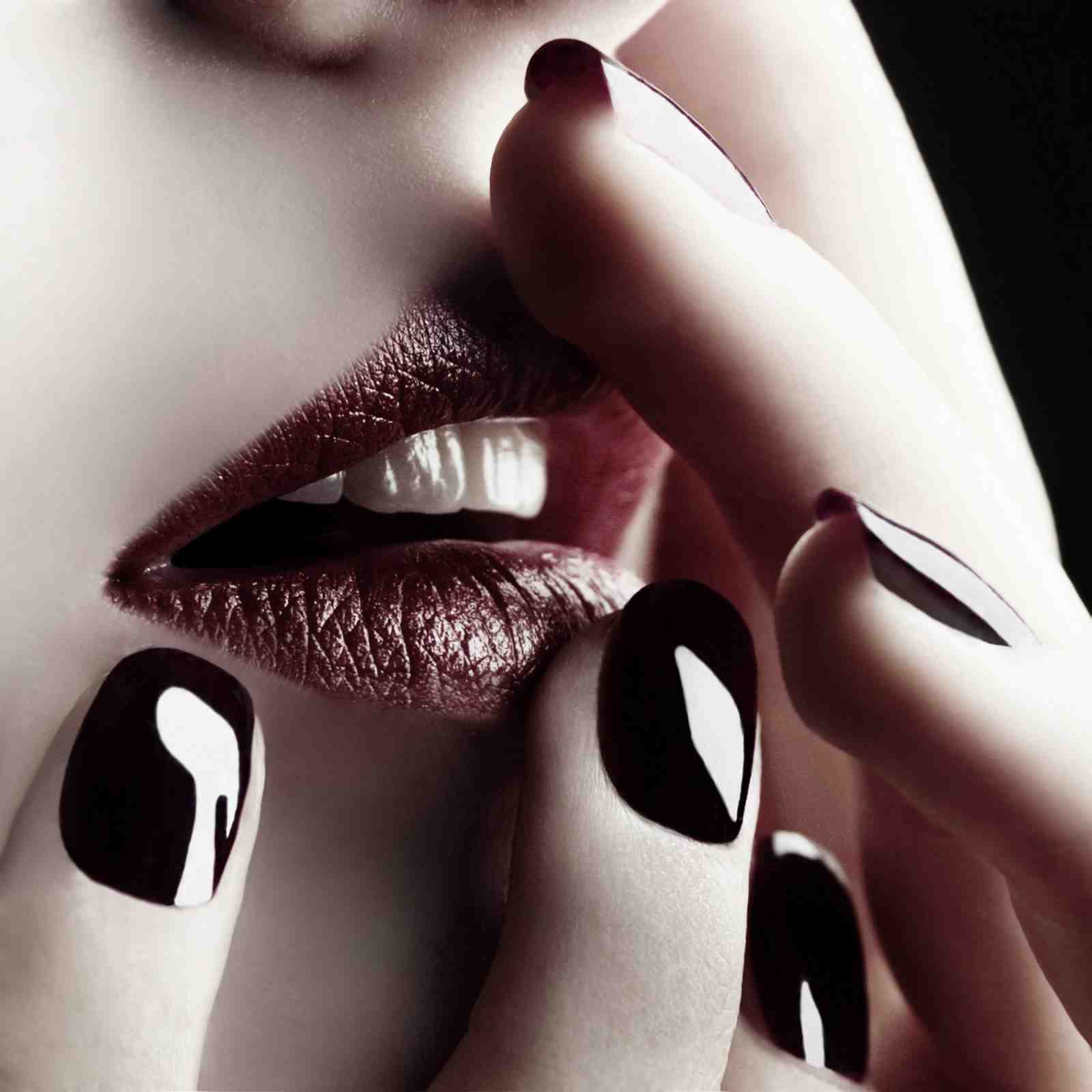 Seductive Lips & Nails Wall Art