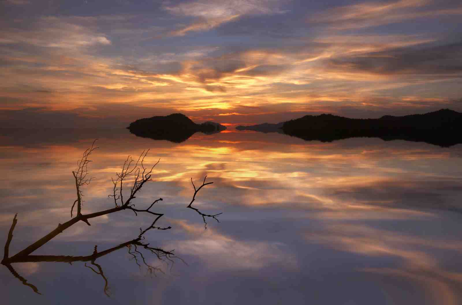 Serene Sunset Reflection Landscape Wall Art