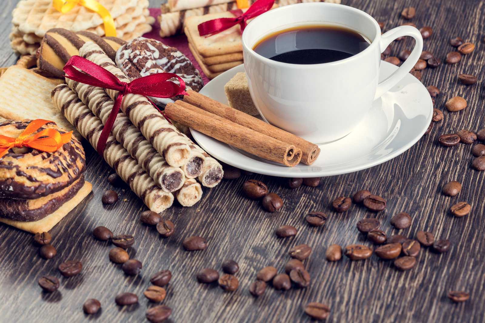 Cozy Coffee Break: Warm Cinnamon & Cookies Wall Art